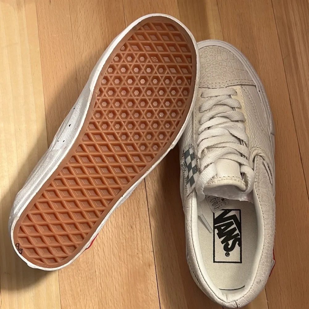 Vans White Slip-on Cap Glitter Mix Shoe Loafer. M 4 W 5.5 NWOB - Picture 6 of 7